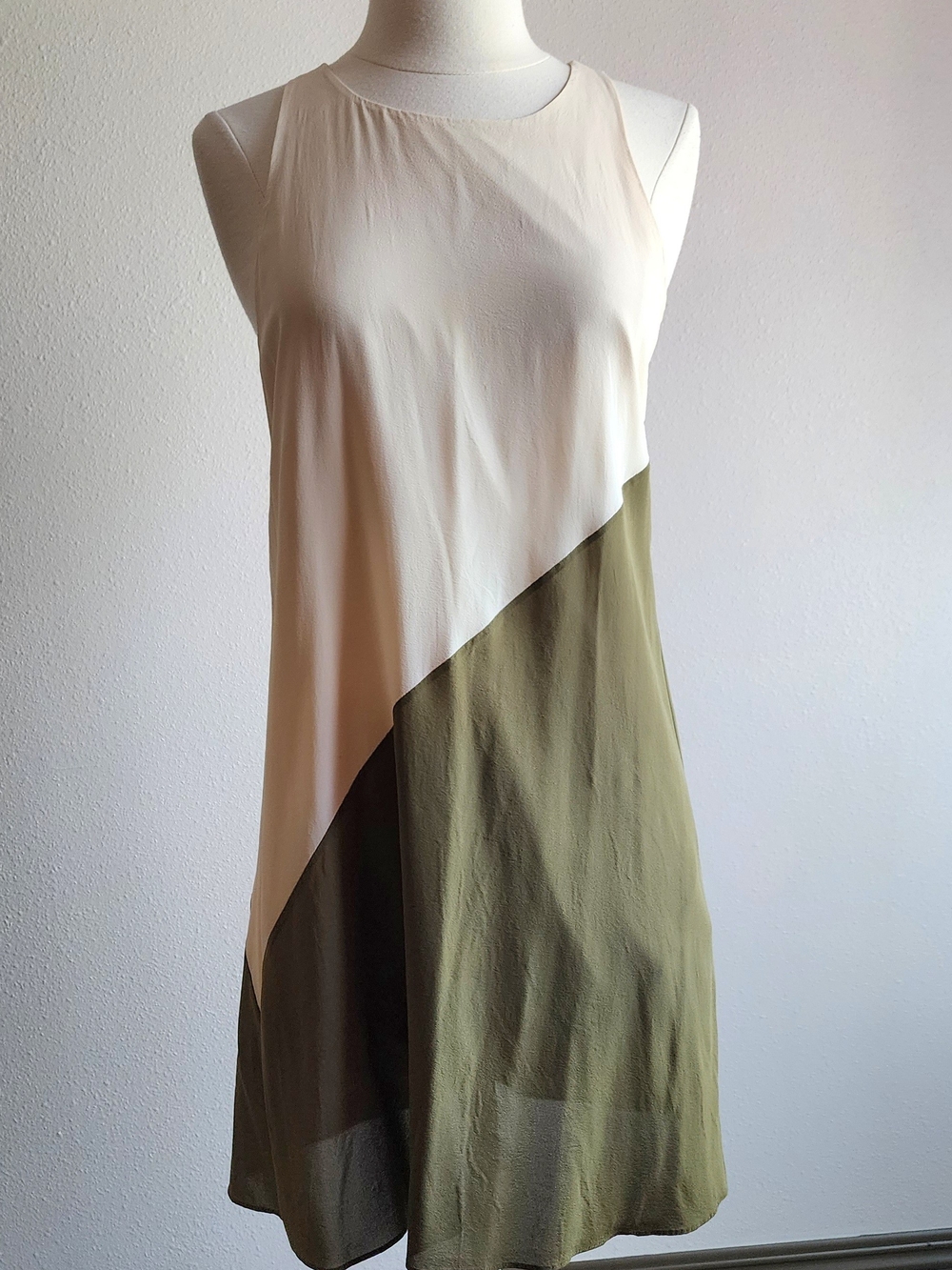 Alice + Olivia Colorblock Silk Cream and Olive Mini Dress XS - Picture 3 of 6